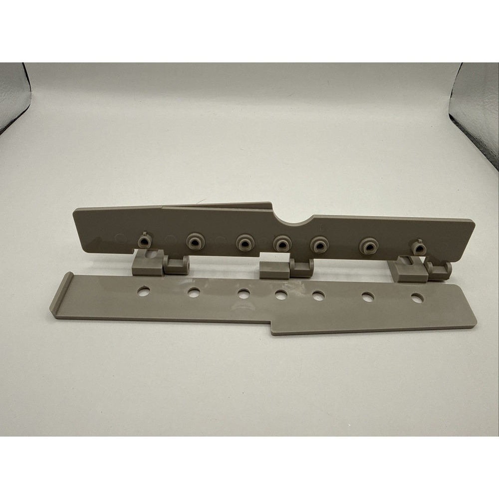 Franklin Quest 13157 (Franklin Covey) Classic 7-Hole Punch In Binder Storage